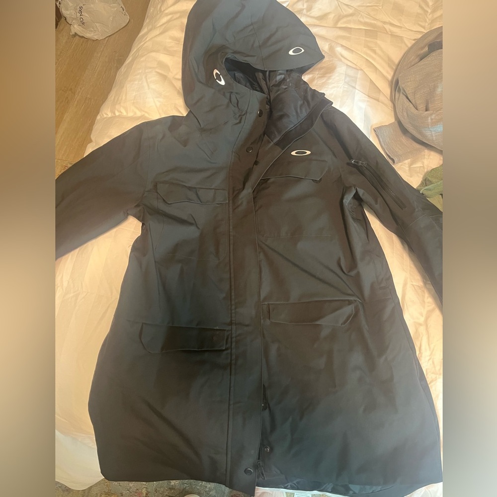 Oakley ski jacket! Size Large!
